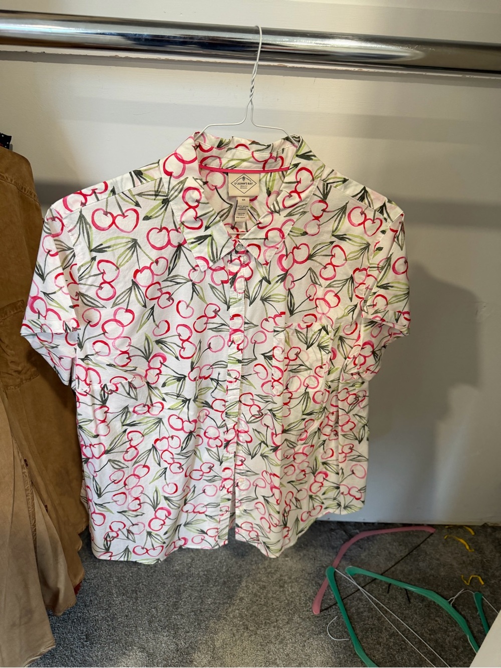 St John’s bay Women’s Short Sleeve Button down Shirt White multi size 0X